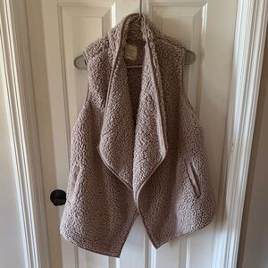 Cozy Sherpa Vest in Taupe